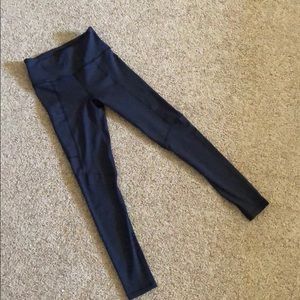 Alana Athletics leggings with pocket
